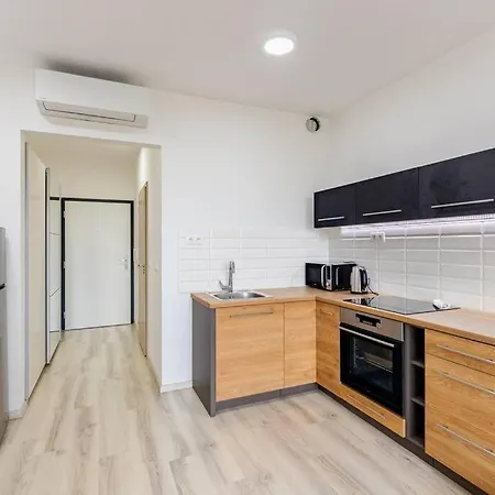 : Sporty Serenity * ブラチスラヴァ