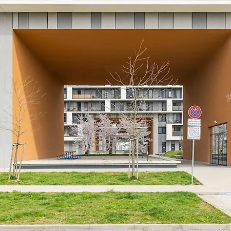 Apartman : Sporty Serenity *