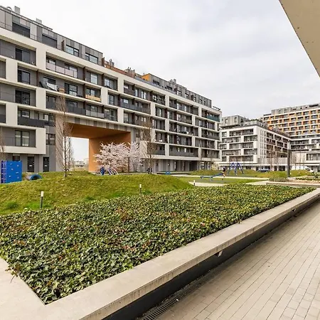 : Sporty Serenity Pressburg