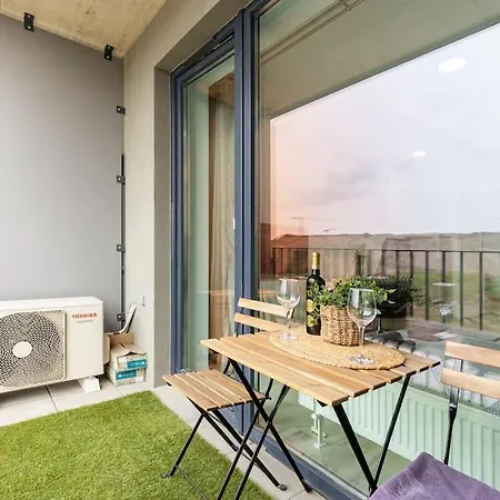 : Sporty Serenity Pressburg