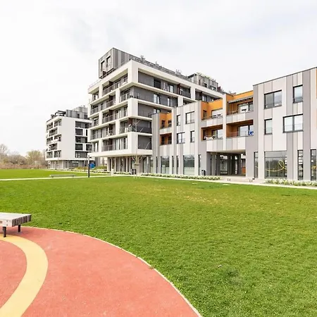 : Sporty Serenity Pressburg