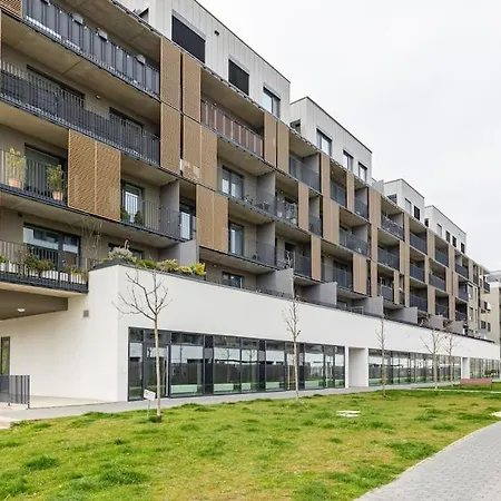 : Sporty Serenity * Pressburg